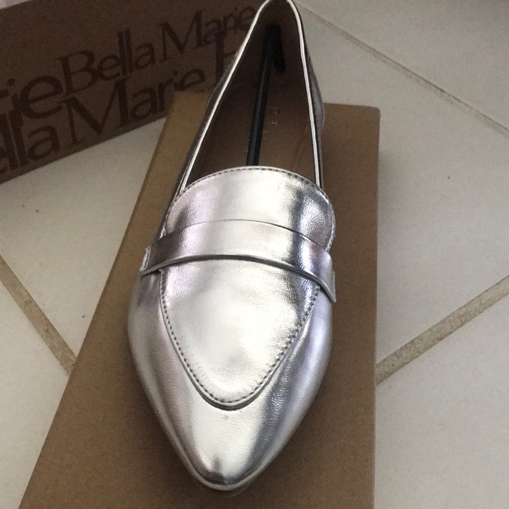 NWOT BellaMarie Goodpoint Flat